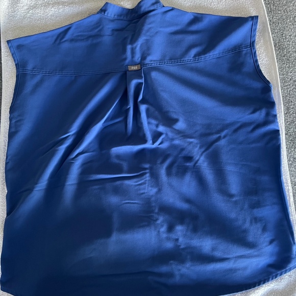 Figs Women's Scrub Set in Blue Rafaela M and Zamora L Petite - Picture 3 of 10